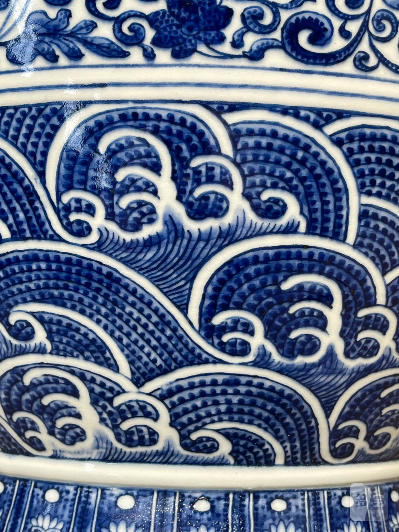 清晚期 仿乾隆青花缠枝莲纹大铺首尊 - 图8